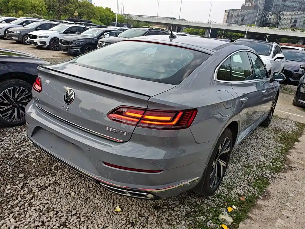 Volkswagen FAW - Passat CC CC 2025 330TSI