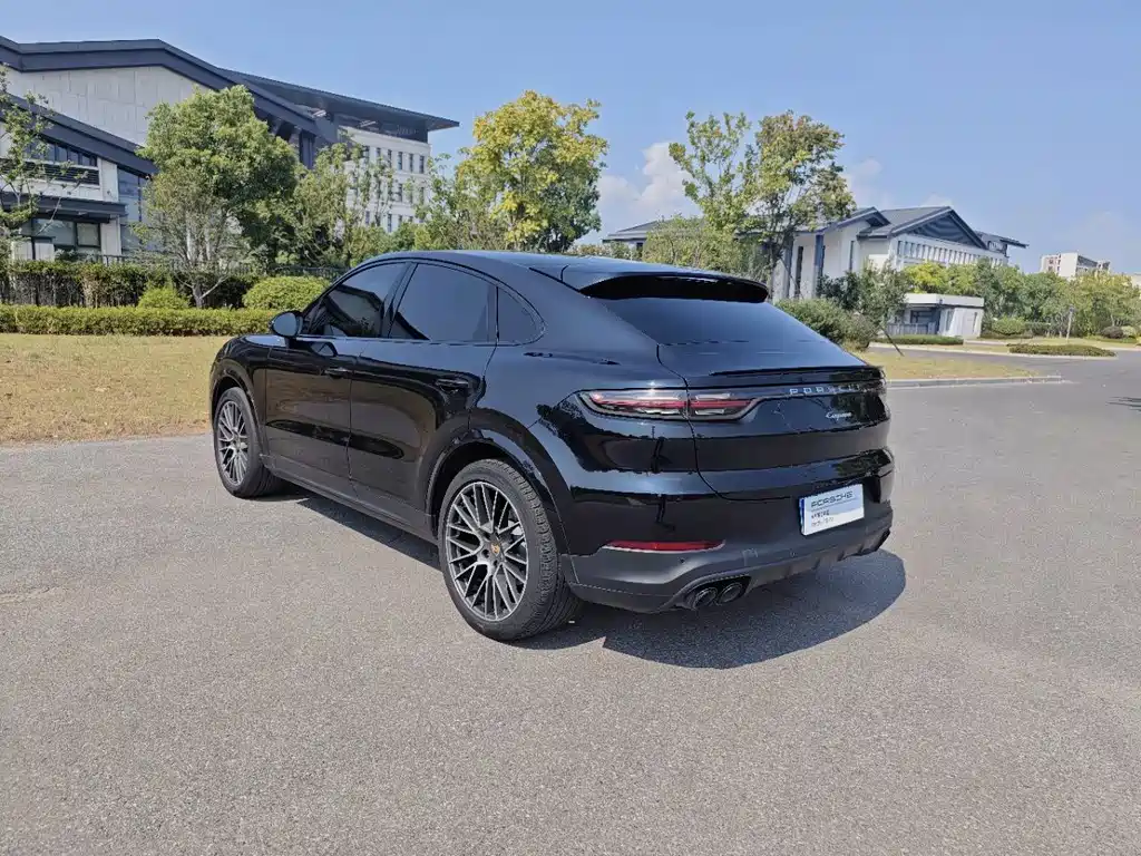 Porsche Cayenne — миниатюра 3