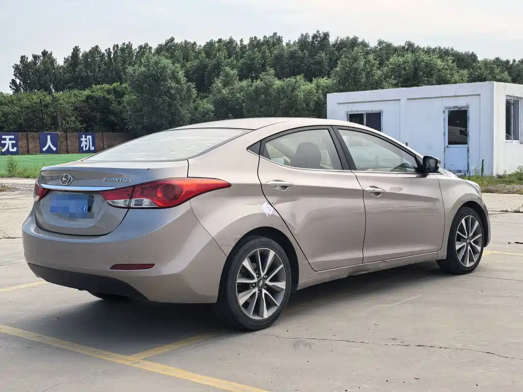 Hyundai Elantra 2015 1.6L AT Lead