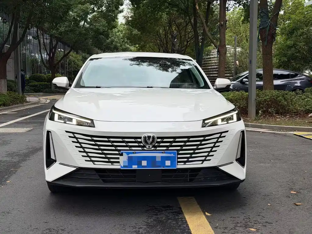 Changan Eado — миниатюра 2
