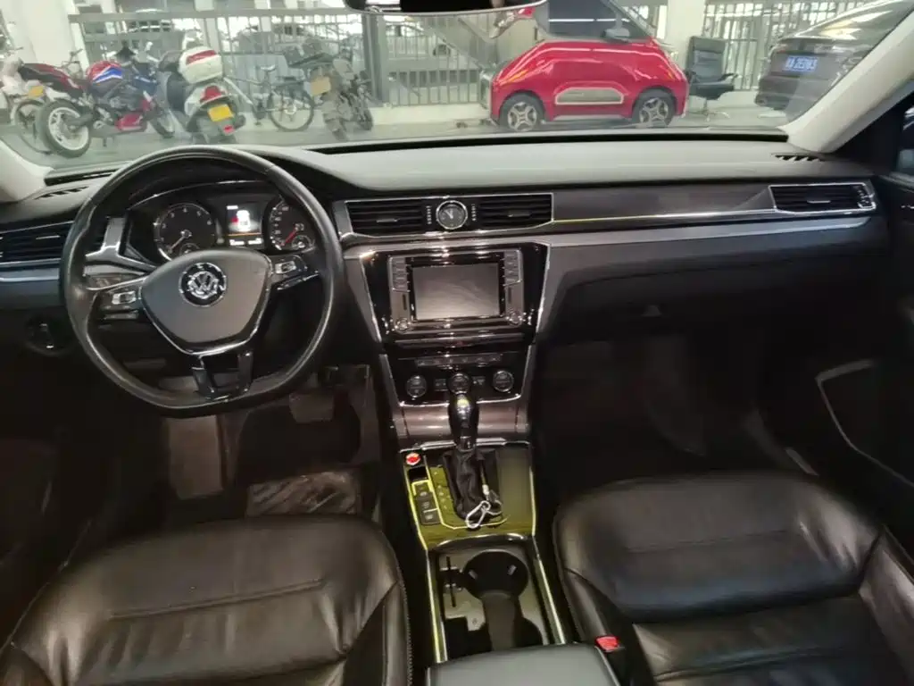 Volkswagen Passat — миниатюра 10