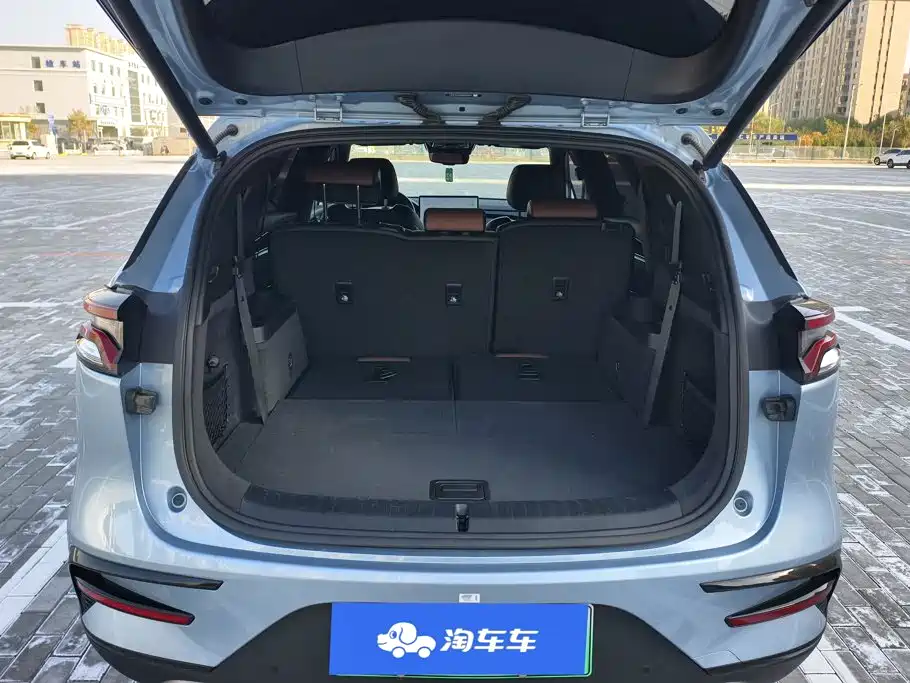 BYD Tang PHEV 2023 — фото 4