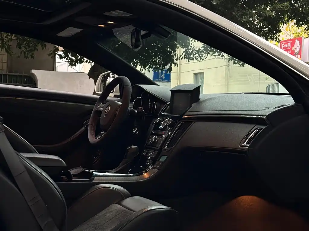 Cadillac CTS — миниатюра 10