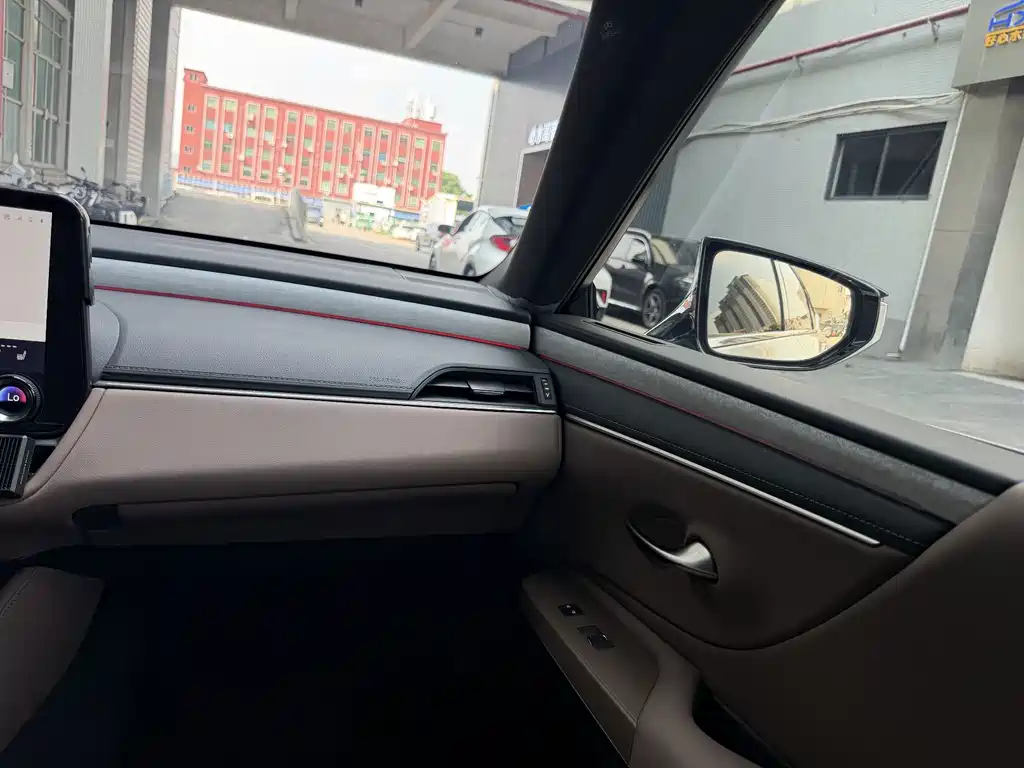 Lexus ES — миниатюра 19