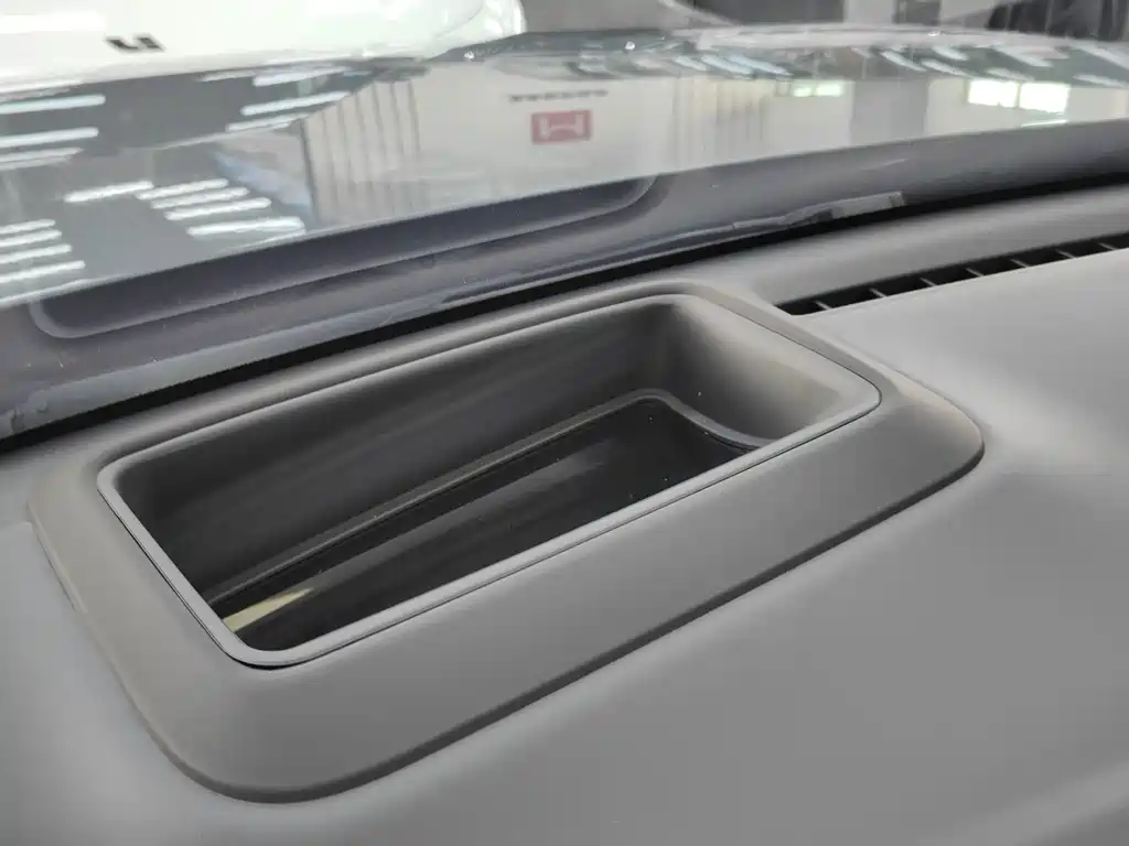 Li Auto Li L8 — миниатюра 11