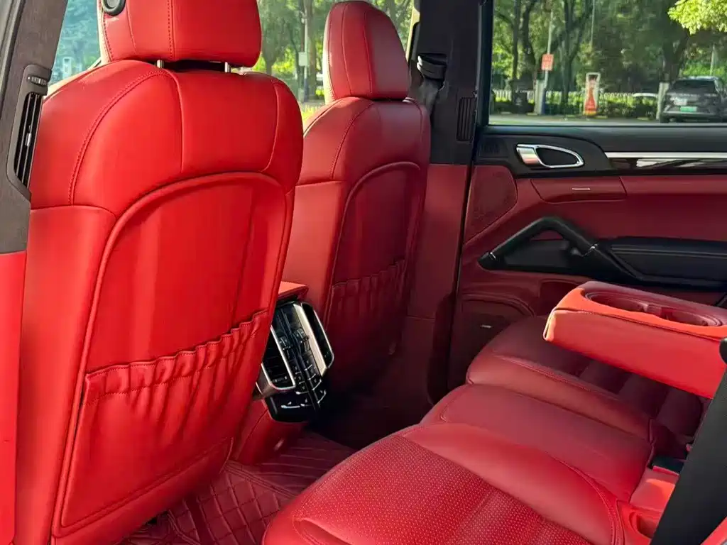 Porsche Cayenne — миниатюра 16