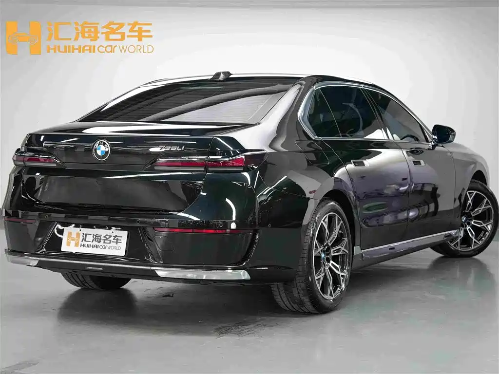 BMW 7 Series — миниатюра 6