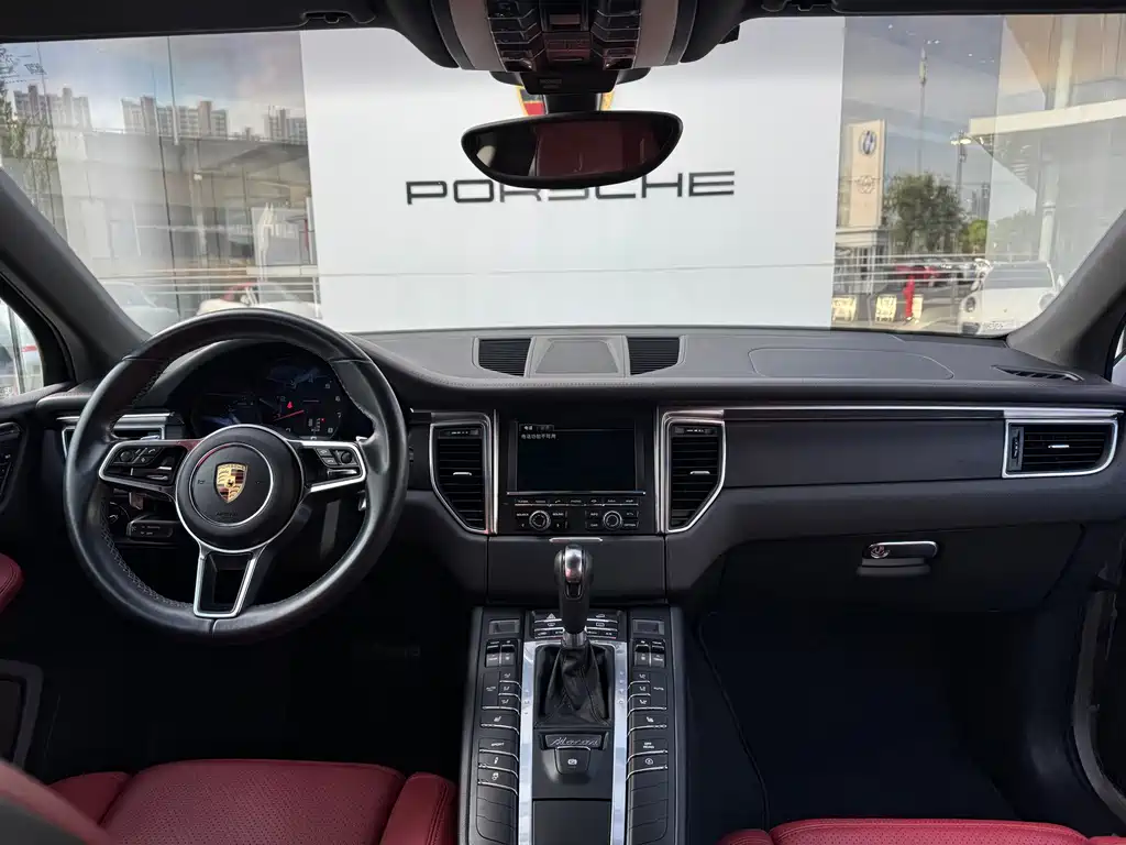 Porsche Macan — миниатюра 16