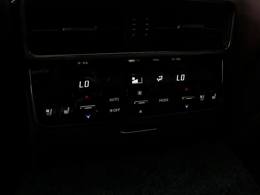 Lexus LX — миниатюра 19