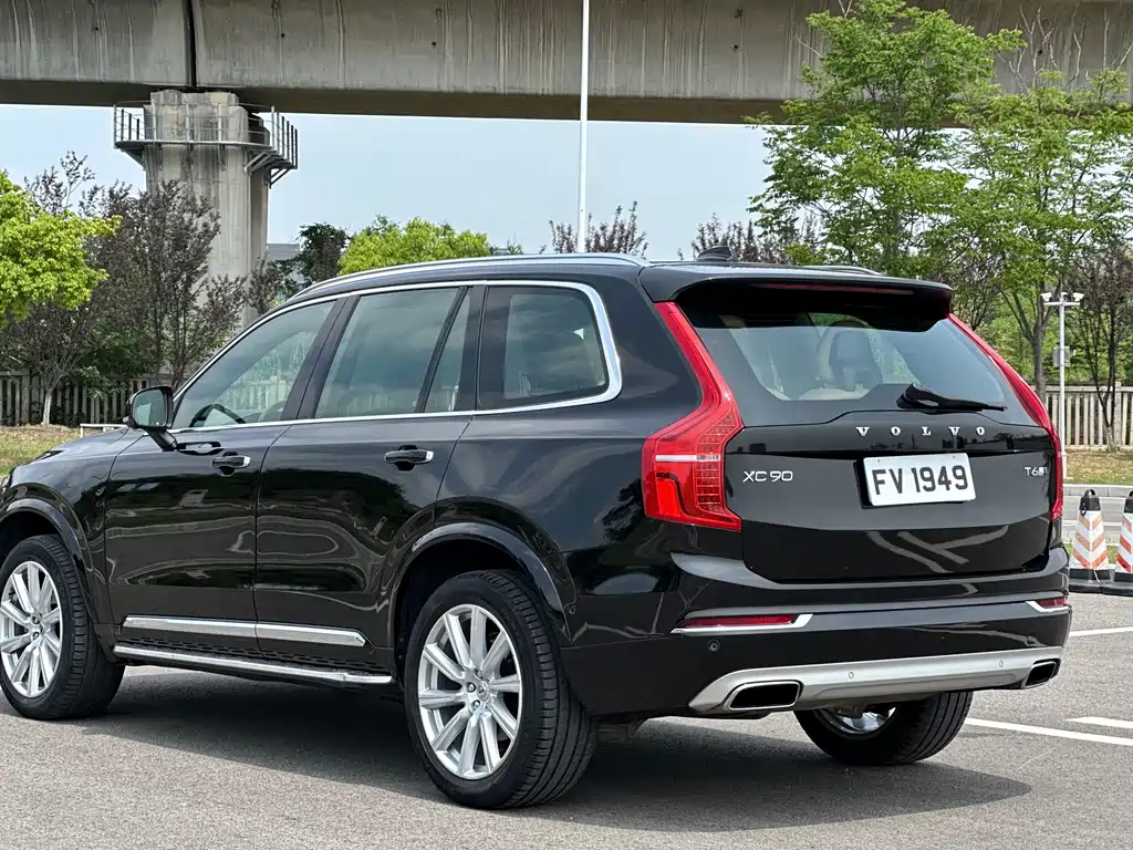 Volvo XC90 — миниатюра 5