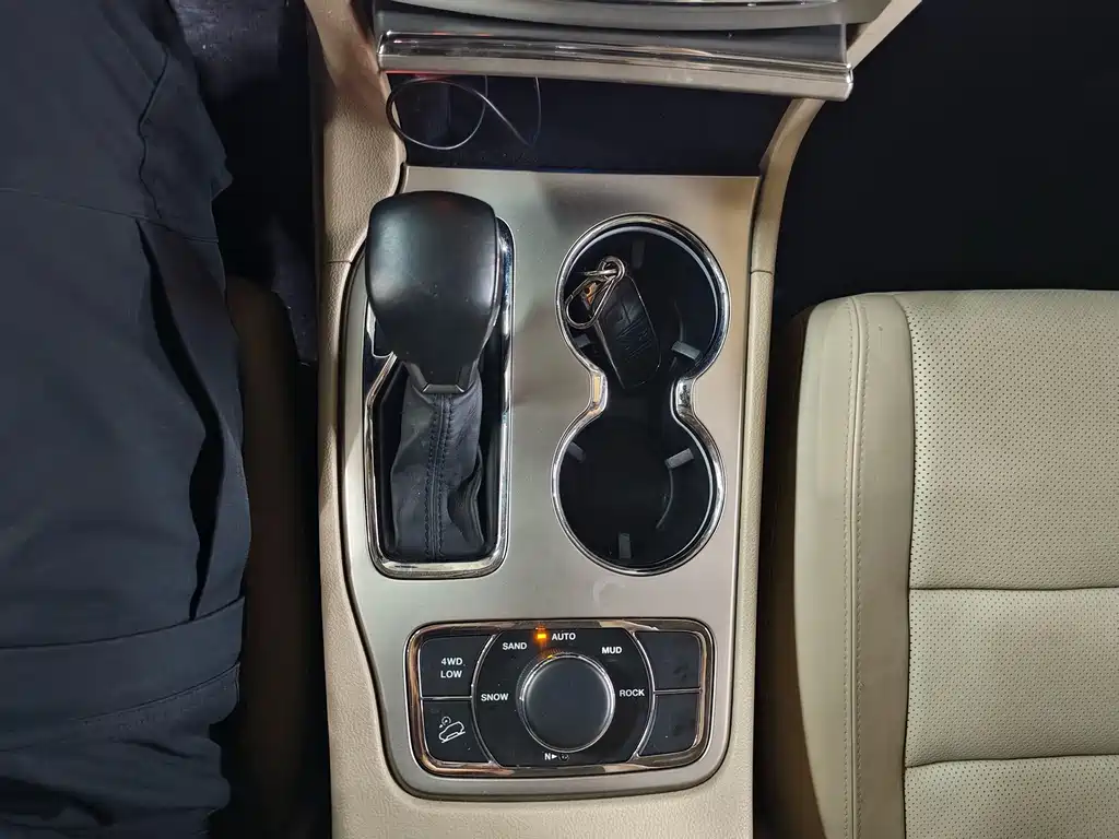 Jeep Grand Cherokee (Import) — миниатюра 8