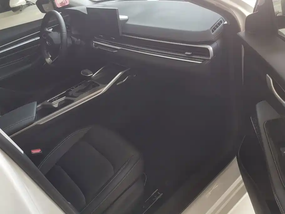 Geely Emgrand — миниатюра 8