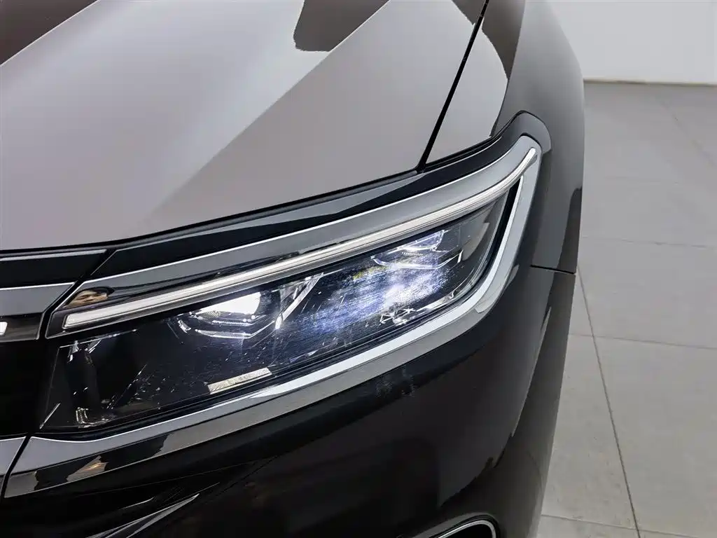 Volkswagen Viloran 2021 380TSI Luxury Pro