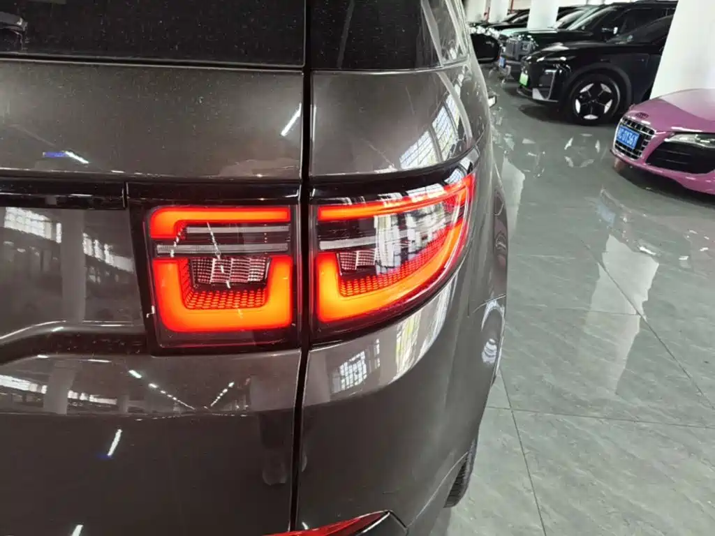 Land Rover Discovery Sport — миниатюра 8