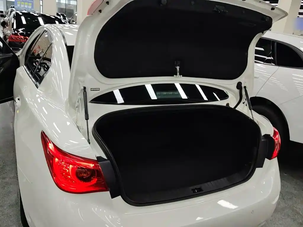 Infiniti Q50L — миниатюра 19