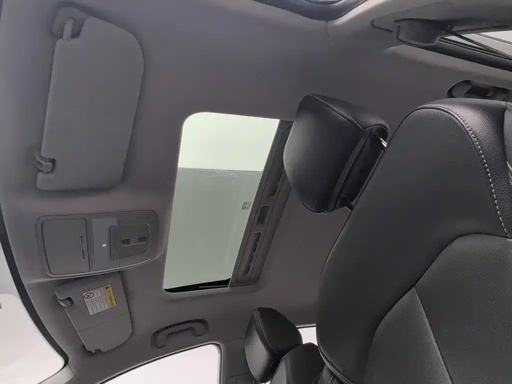 Roewe i6 Classic — миниатюра 14