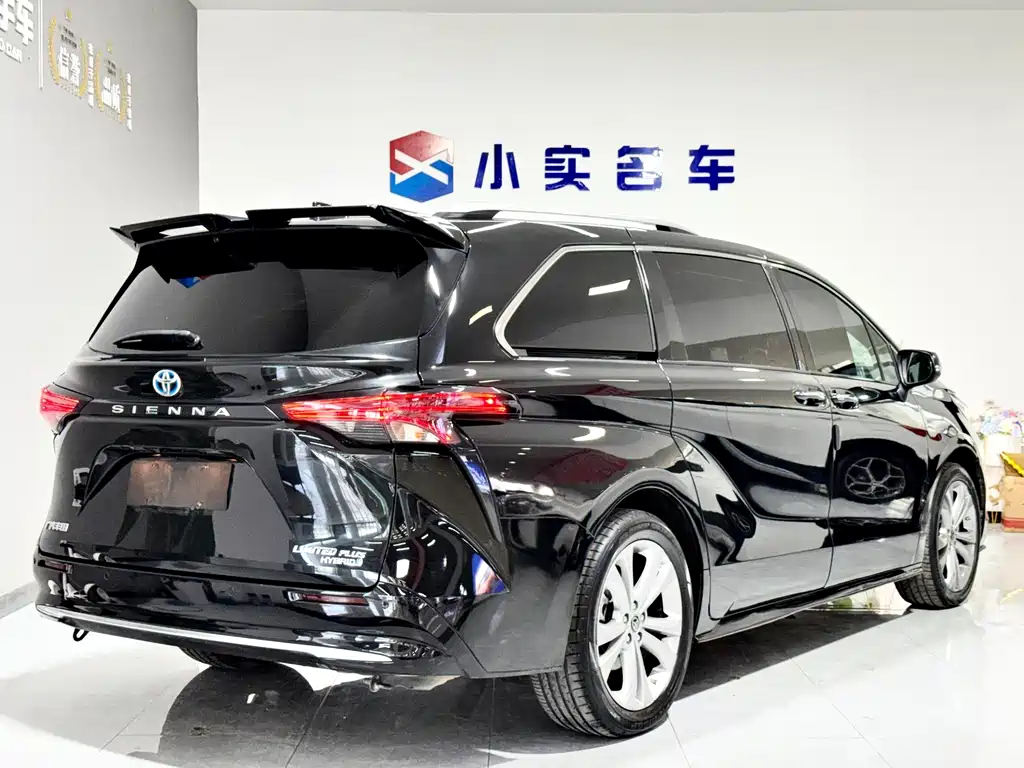Toyota Sienna — миниатюра 7