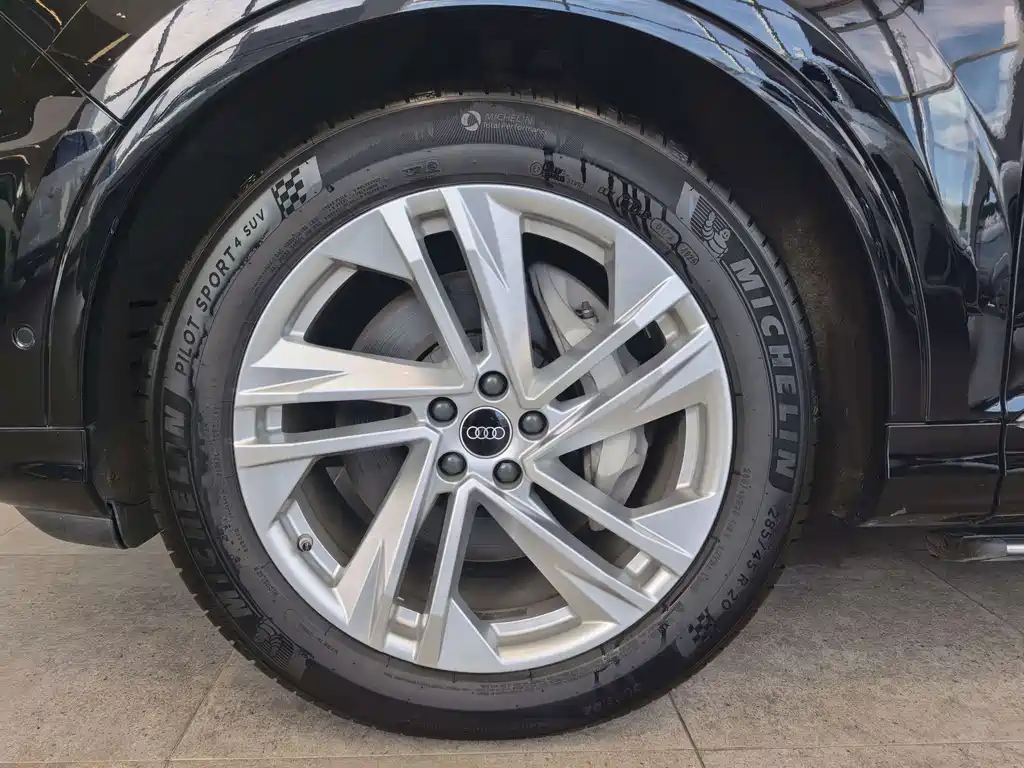 Audi Q7 — миниатюра 4
