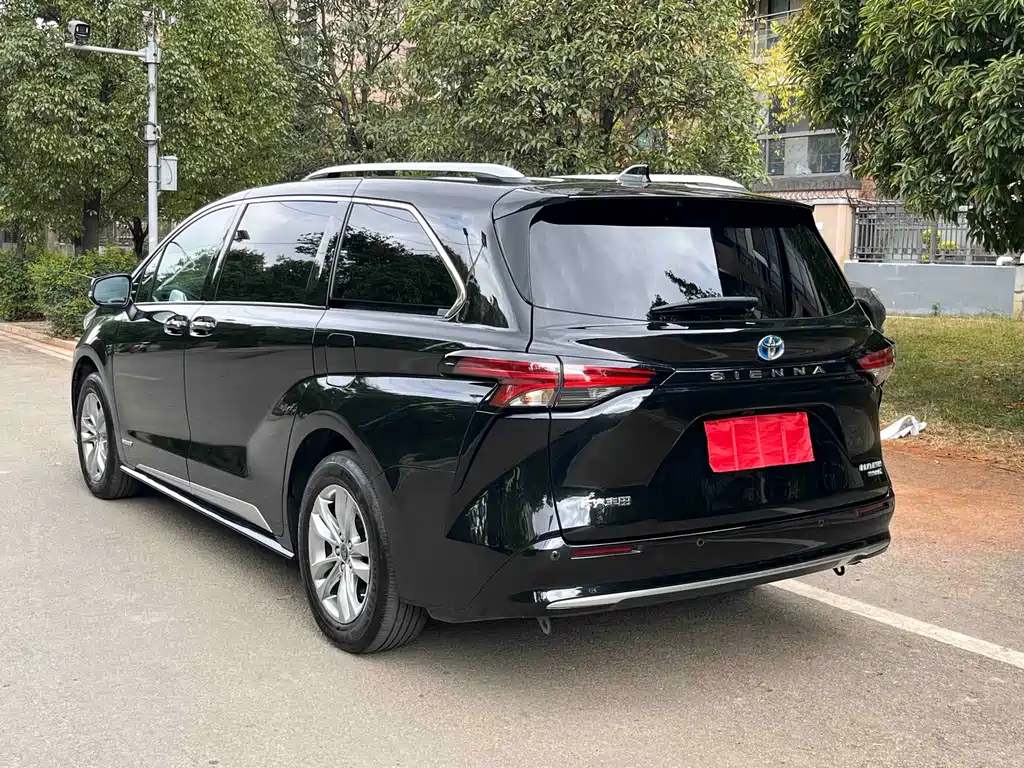 Toyota Sienna — миниатюра 7