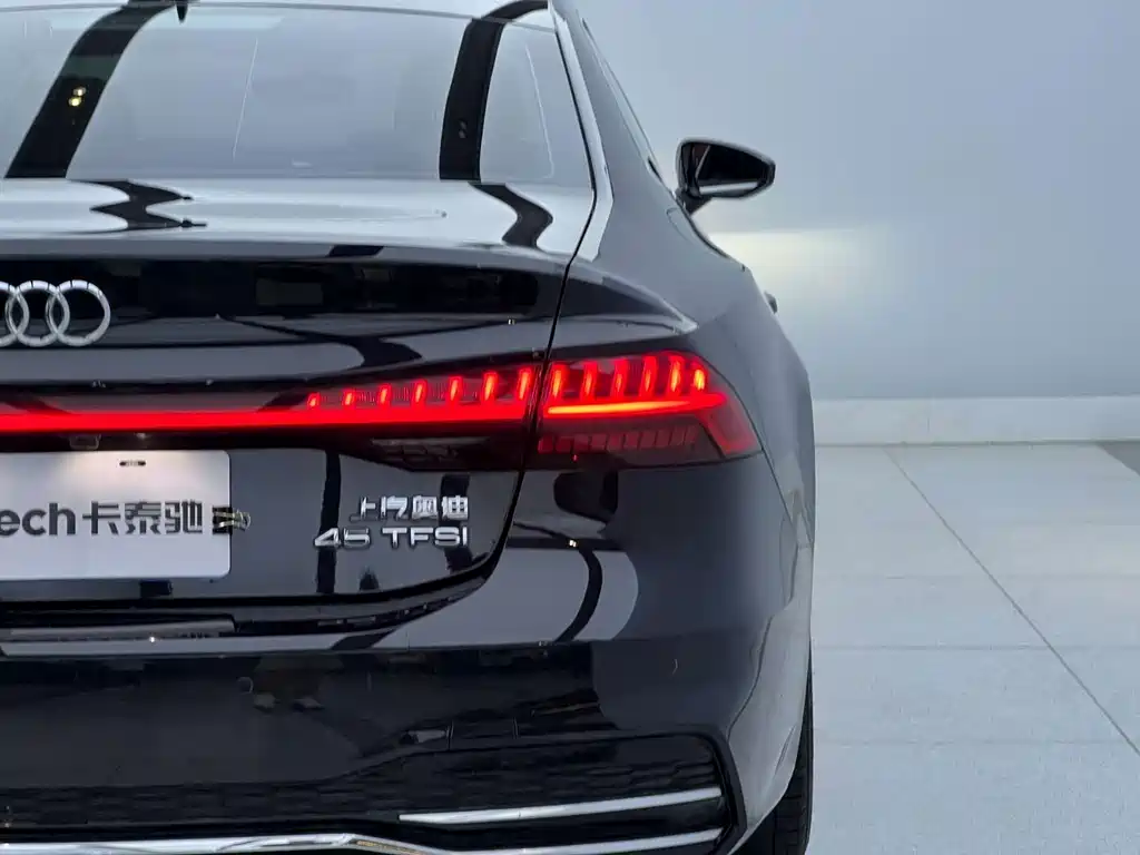 Audi A7L — миниатюра 8