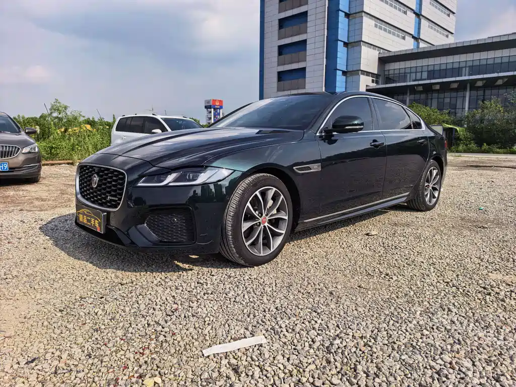 Jaguar XFL — миниатюра 3