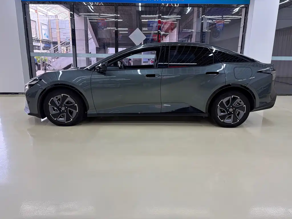 Toyota bZ3 — миниатюра 3