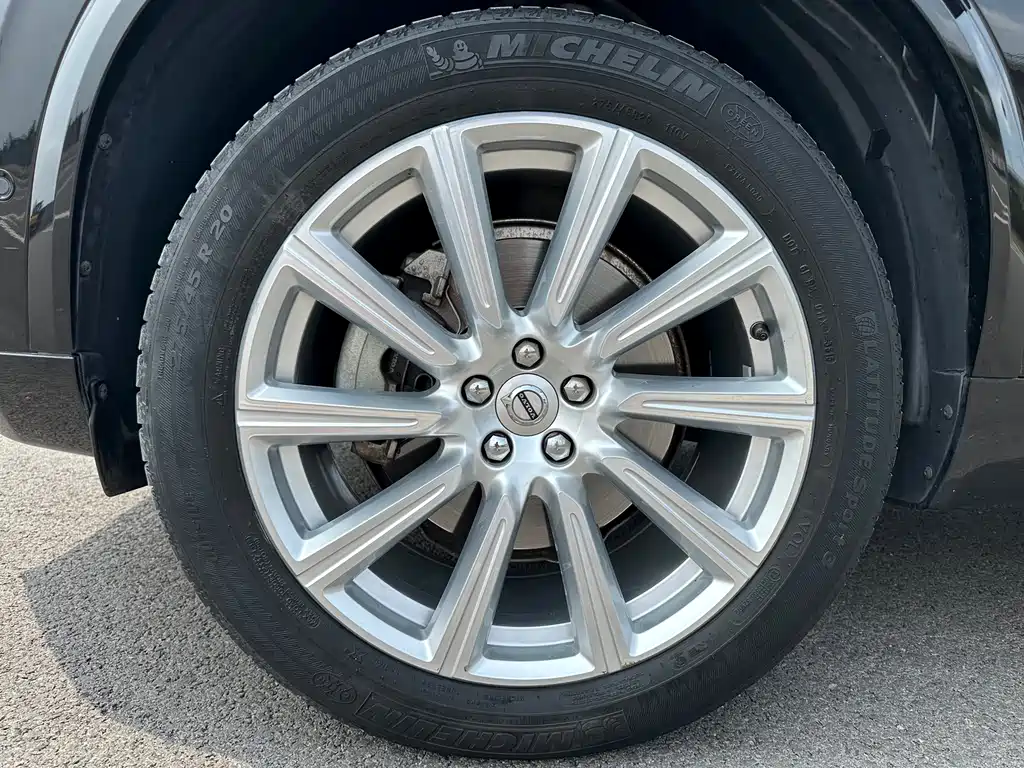 Volvo XC90 — миниатюра 10