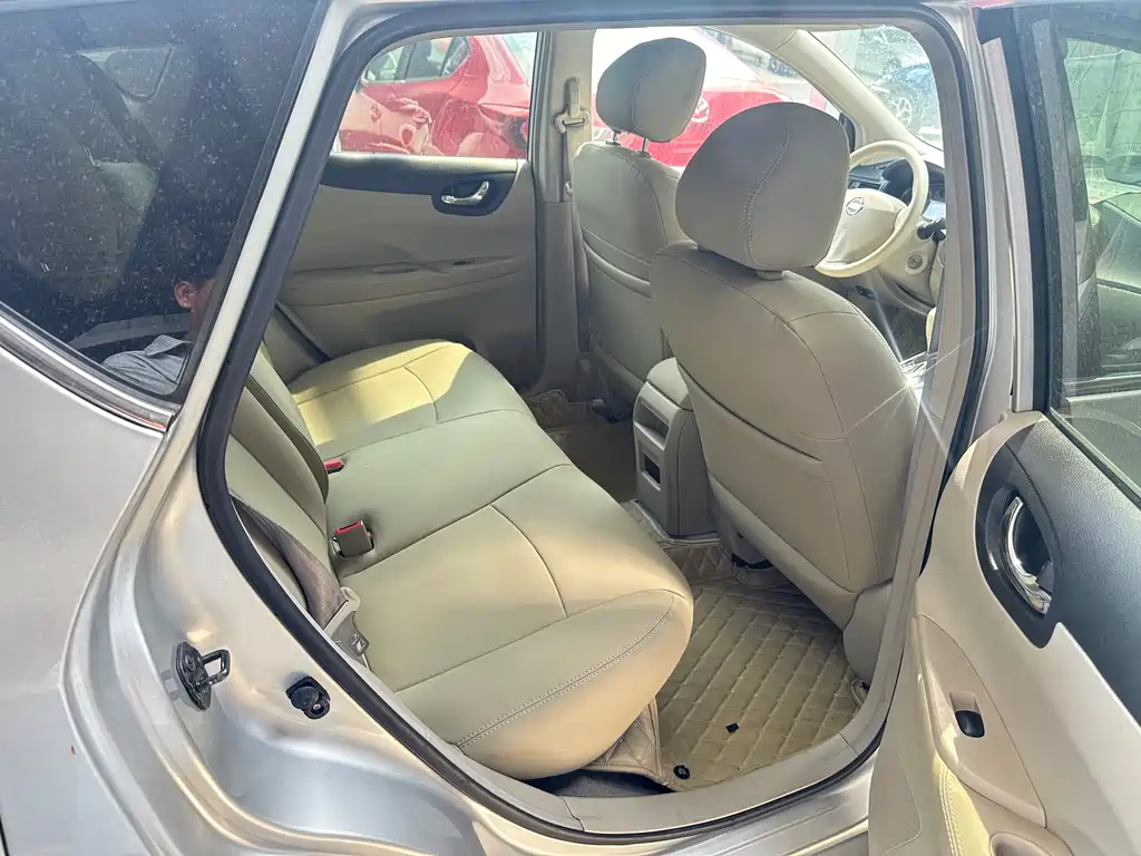 Nissan Tiida — миниатюра 8