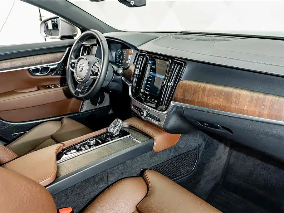 Volvo S90 — миниатюра 17
