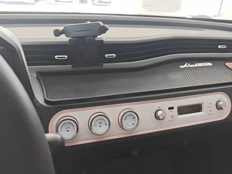 Wuling MINIEV — миниатюра 13