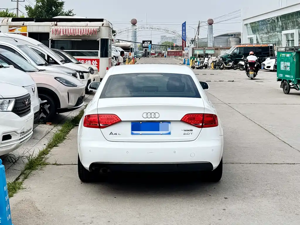 Audi A4L 2012 2.0 TFSI AT Comfort