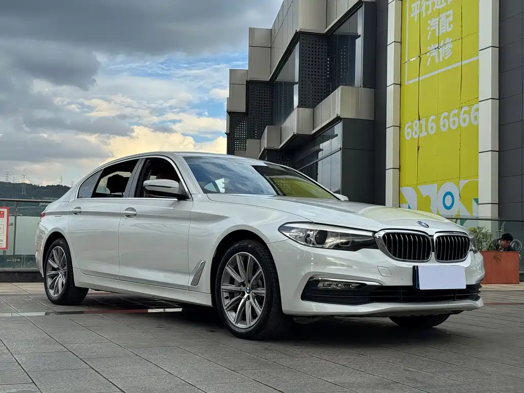 BMW 5 Series — миниатюра 3