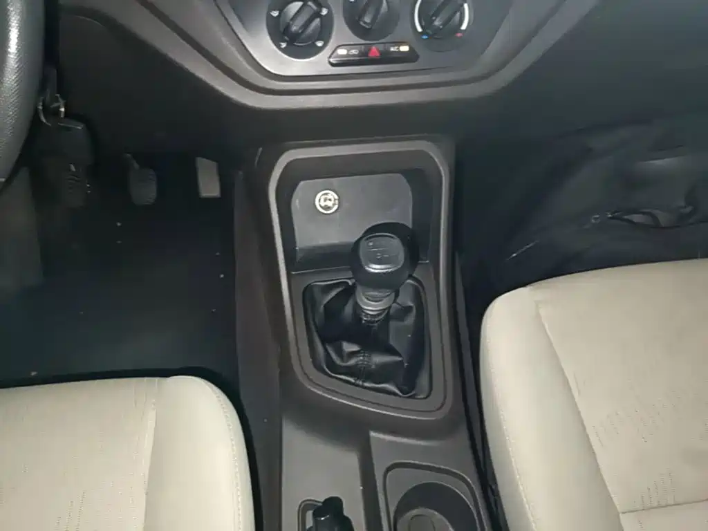 Wuling Hongguang V — миниатюра 14