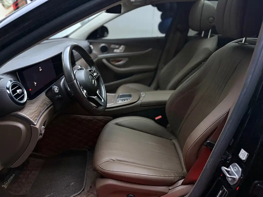Mercedes-Benz E-Class — миниатюра 4