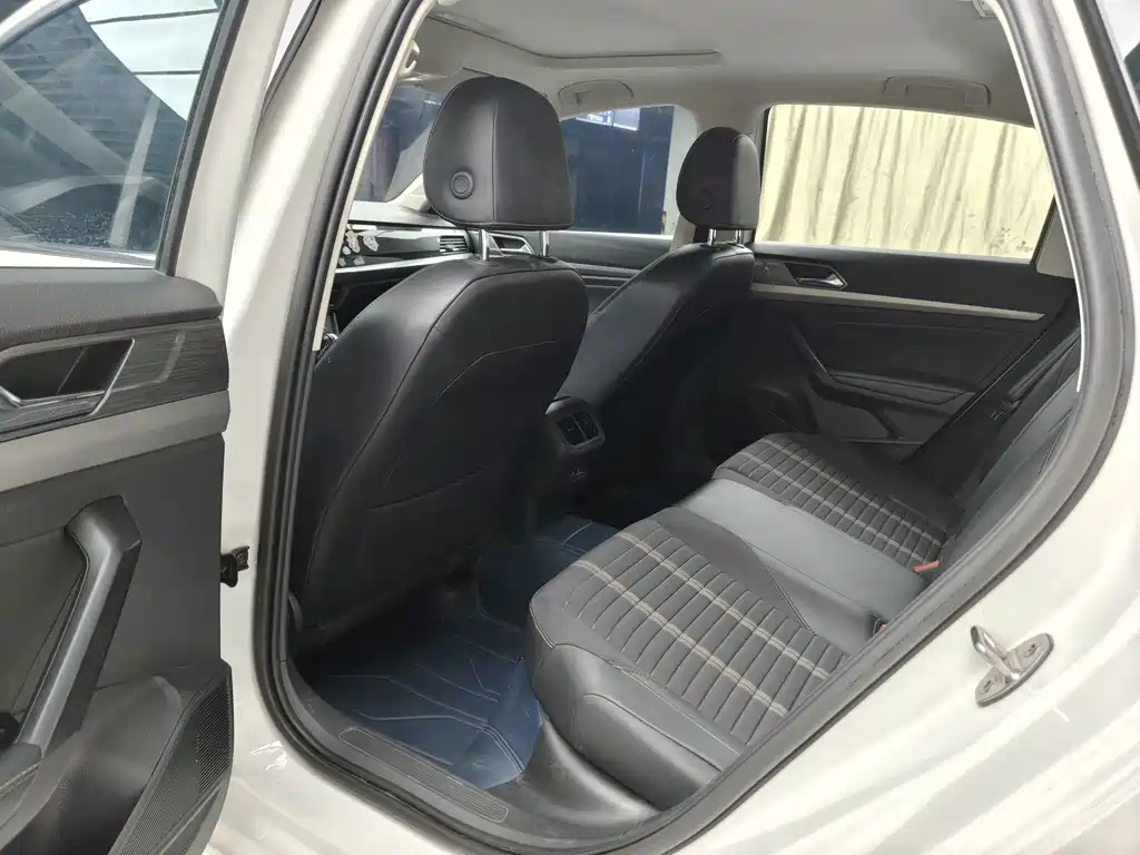 Volkswagen Lavida — миниатюра 10