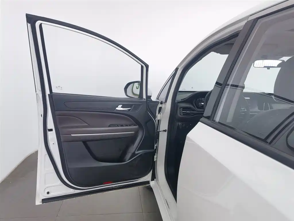GAC M6 2019 270T AT Luxury ( мест) V