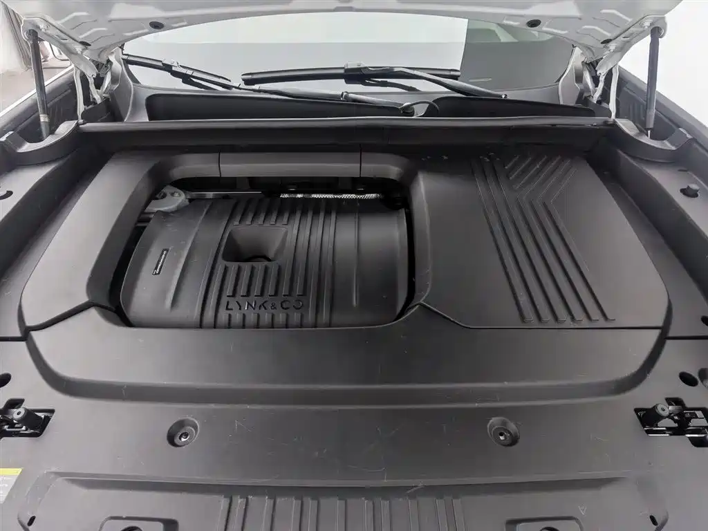 Lynk & Co 09 2024 2.0T Sport мест