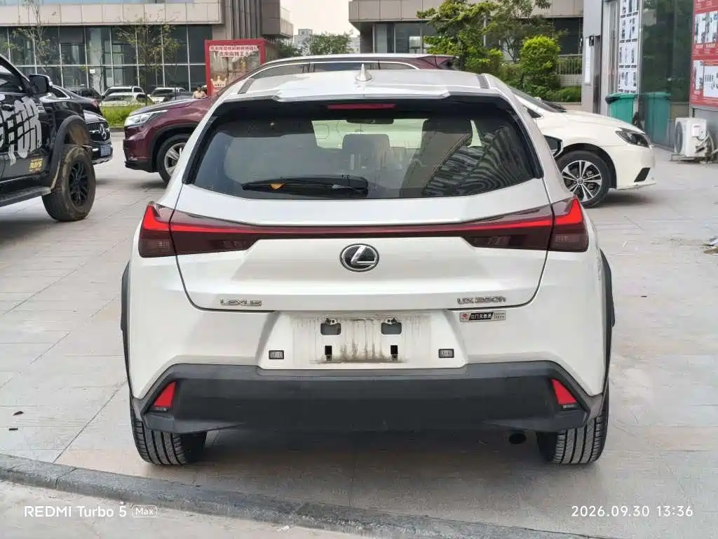 Lexus UX — миниатюра 8
