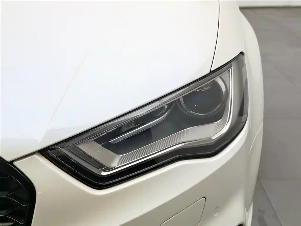 Audi A3 2015 Limousine 45 TFSI S line Luxury