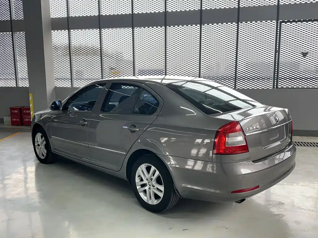 Skoda Octavia 2014 1.6L AT