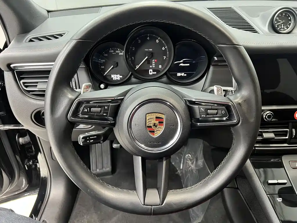 Porsche Macan — миниатюра 10