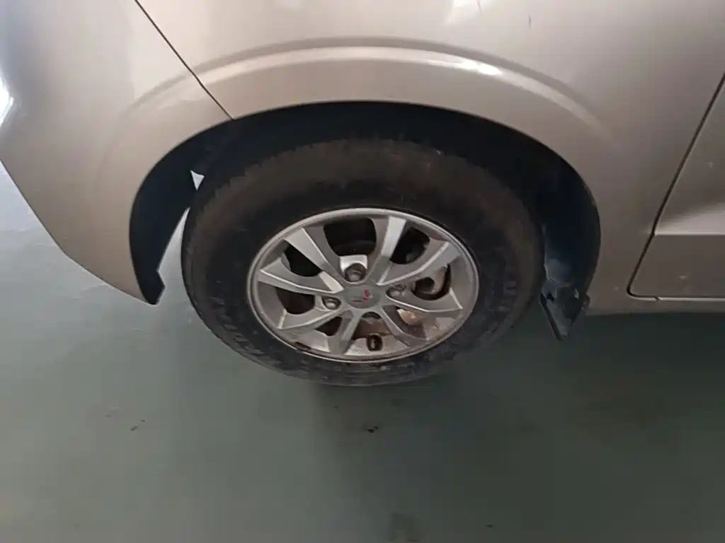 Wuling Hongguang V — миниатюра 23