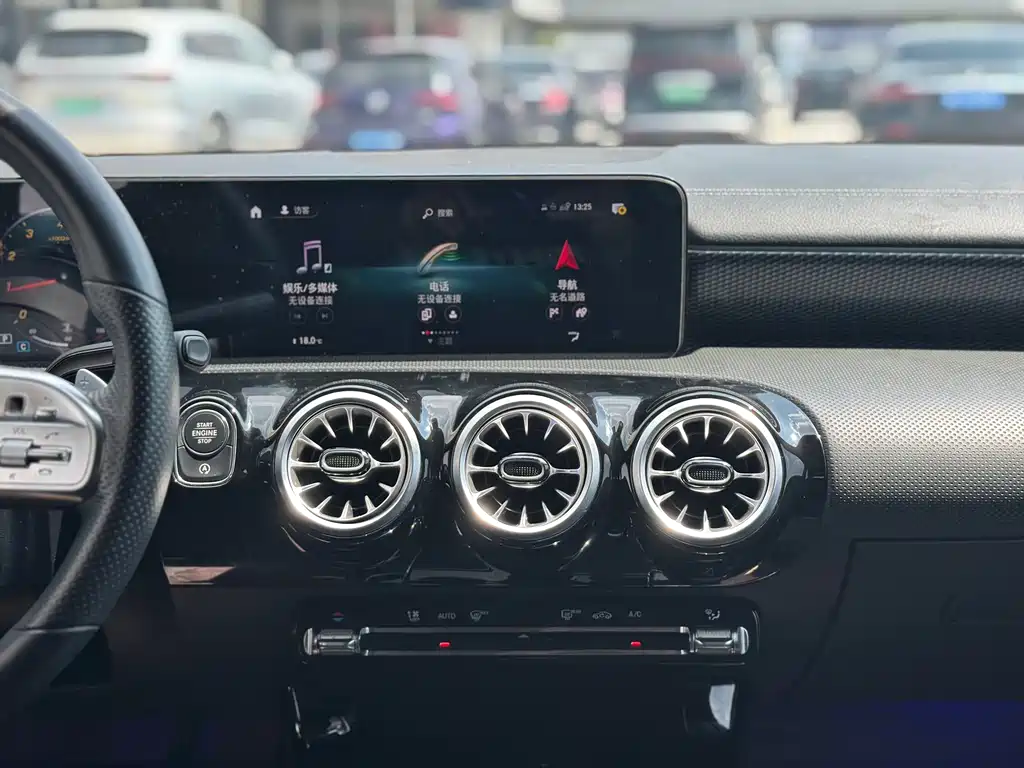 Mercedes-Benz A-Class — миниатюра 10