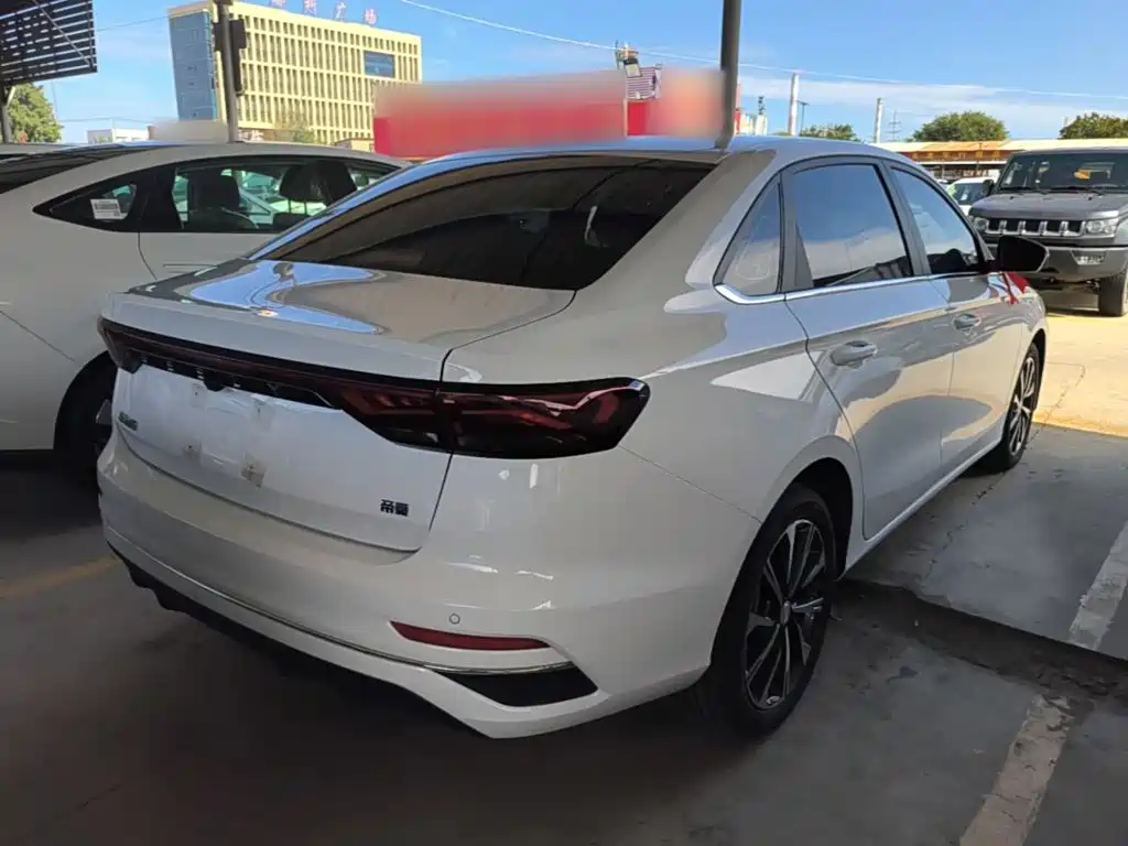 Geely Emgrand — миниатюра 7