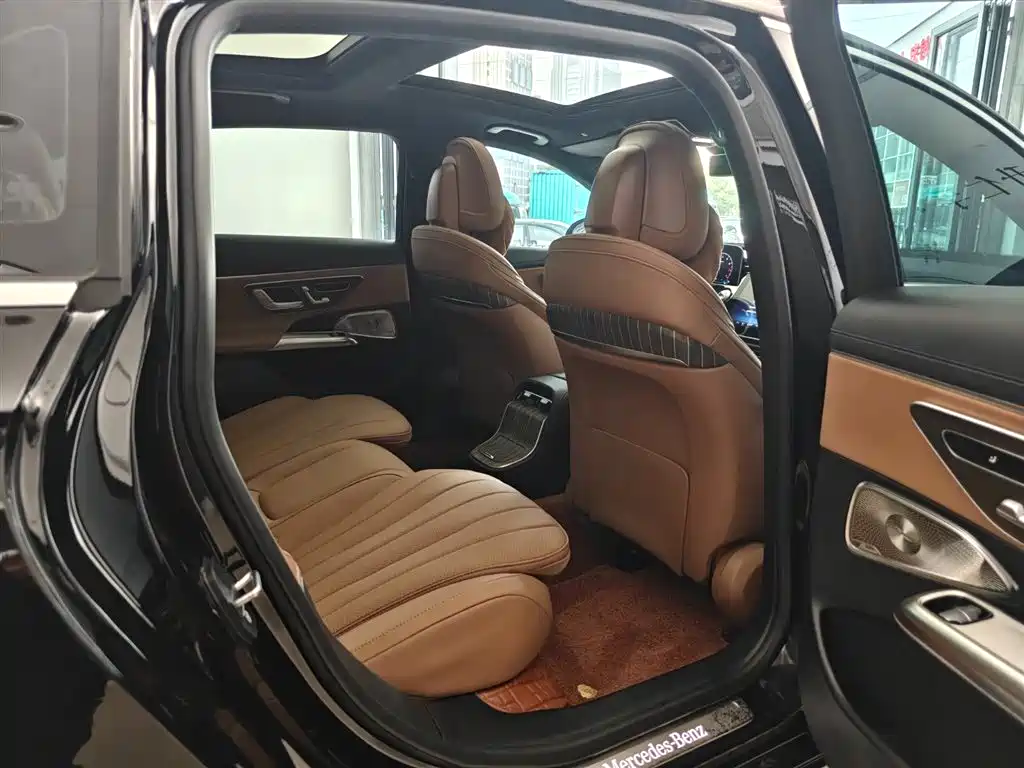 Mercedes-Benz E-Class — миниатюра 15