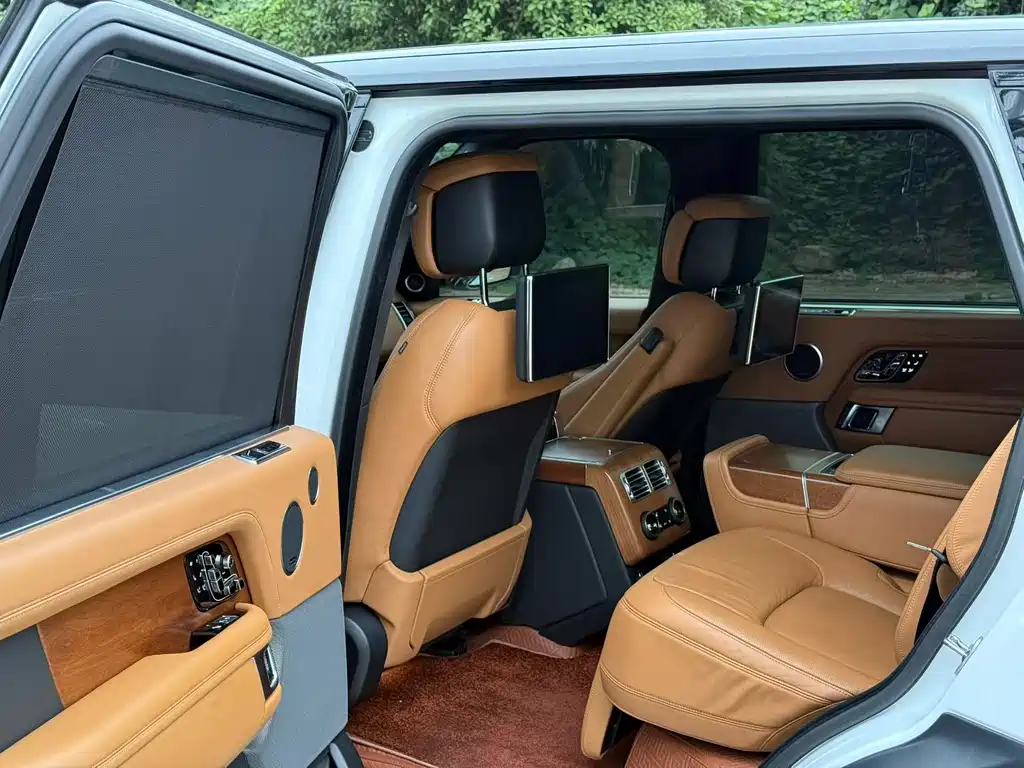 Land Rover Range Rover — миниатюра 8