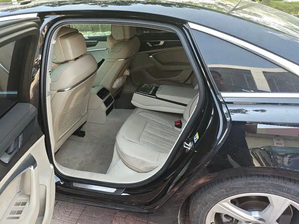 Audi A6L — миниатюра 6