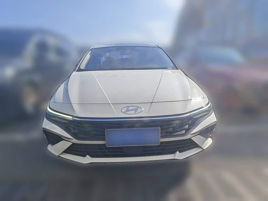 Hyundai Elantra 1.5 л 2025 г. Белый, пробег 9100 км