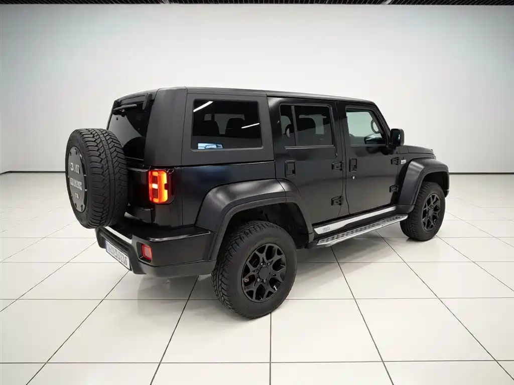 BAIC BJ40 2023 2.0D AT