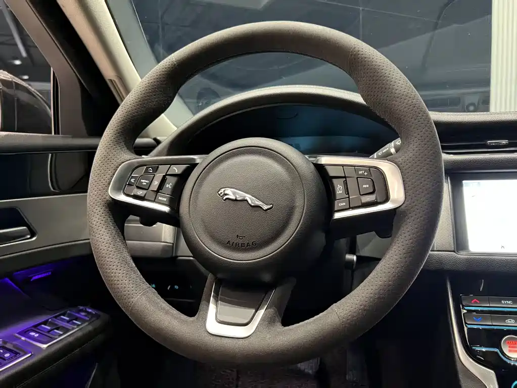 Jaguar XFL 2021 XFL 2.0T P200 Elite Luxury